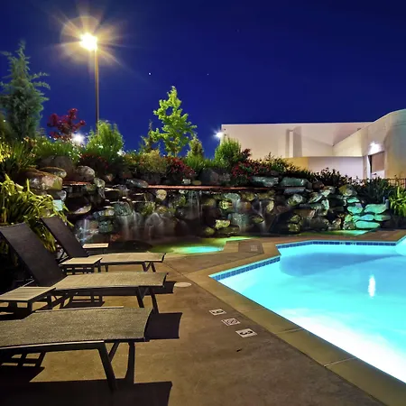 Doubletree By Hilton Pleasanton At The Club Hotel